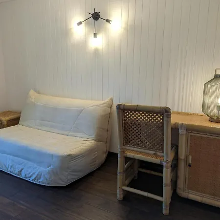 Familial Avec Piscine Chauffee, Jardin Prive Et Equipements Bebe En Charente - Fr-1-653-182