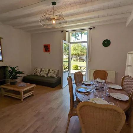 Holiday home Familial Avec Piscine Chauffee, Jardin Prive Et Equipements Bebe En Charente - Fr-1-653-182 Montmoreau